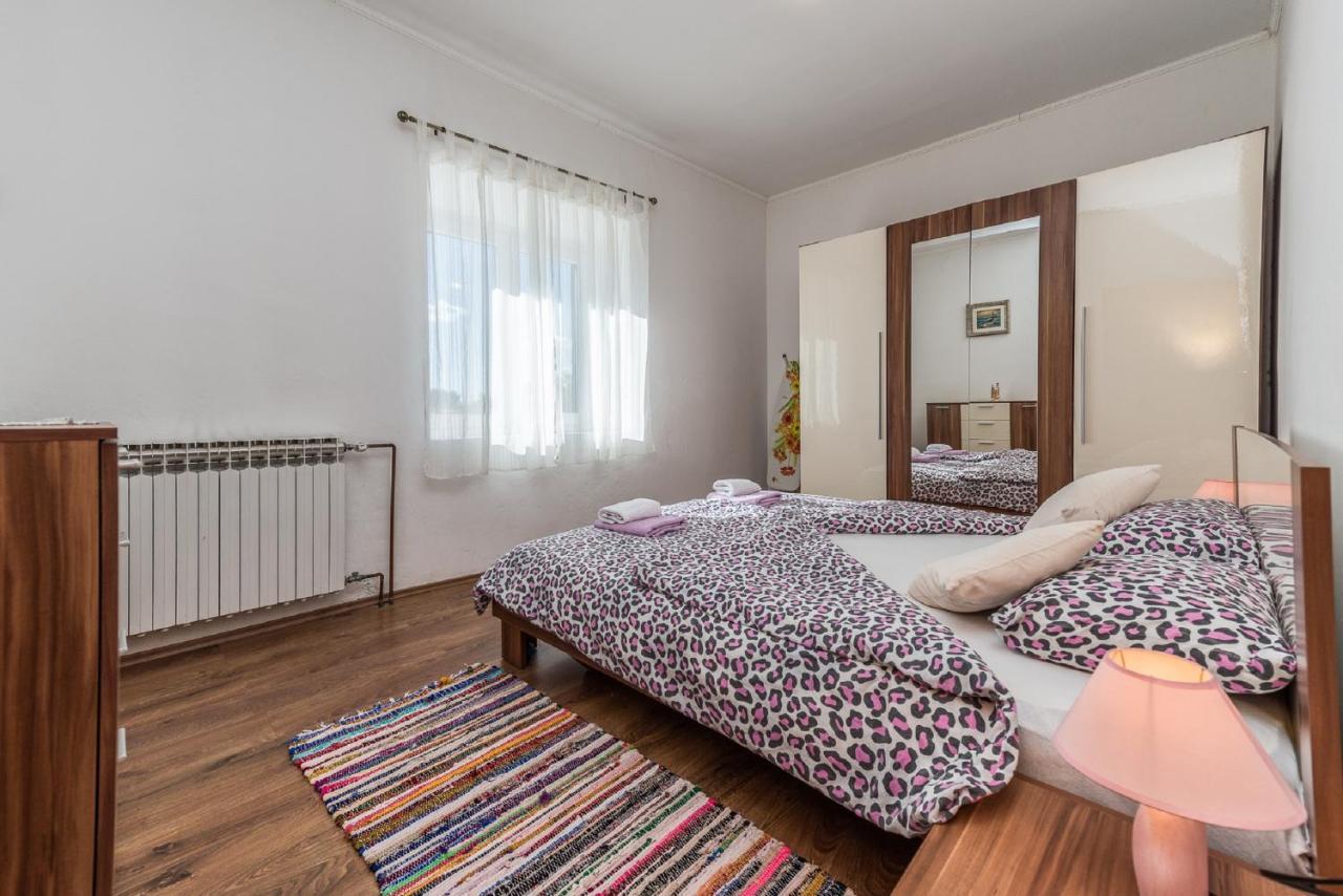 Holiday Home Tower With Private Pool, Sauna And Quads Smilcic Екстериор снимка